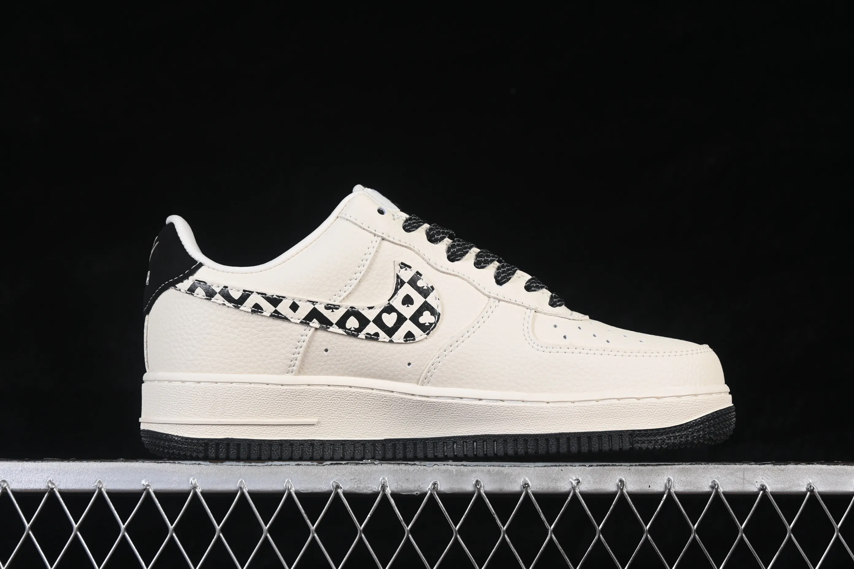 All categories Nk Air Force 1 Air Force series Nk Air Force 1 Low Air Force low-top Nike Air Force 1'07 Low Limited to the Year of the Horse, immediate success Air Force 1 low-top casual sneakers KJ1688-026